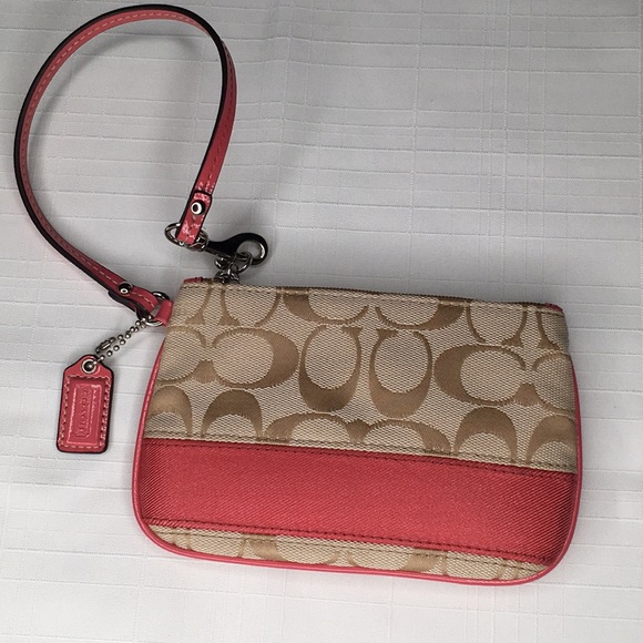Coach Wristlet salmon pink with cream - Picture 2 of 6